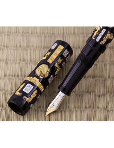 Visconti Forbidden City HRH Ltd. Ed. White & Yellow Gold With Diamonds 04/38 en linge