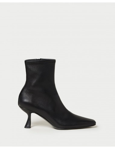 Thandy Black Curved Heel Bootie de l' environnement