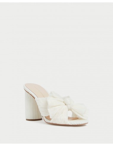 Penny Pearl Pleated Bow Heel suggérées chez