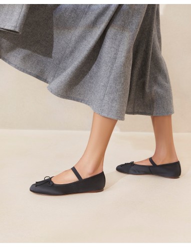 Leonie Black Satin Ballet Flat En savoir plus